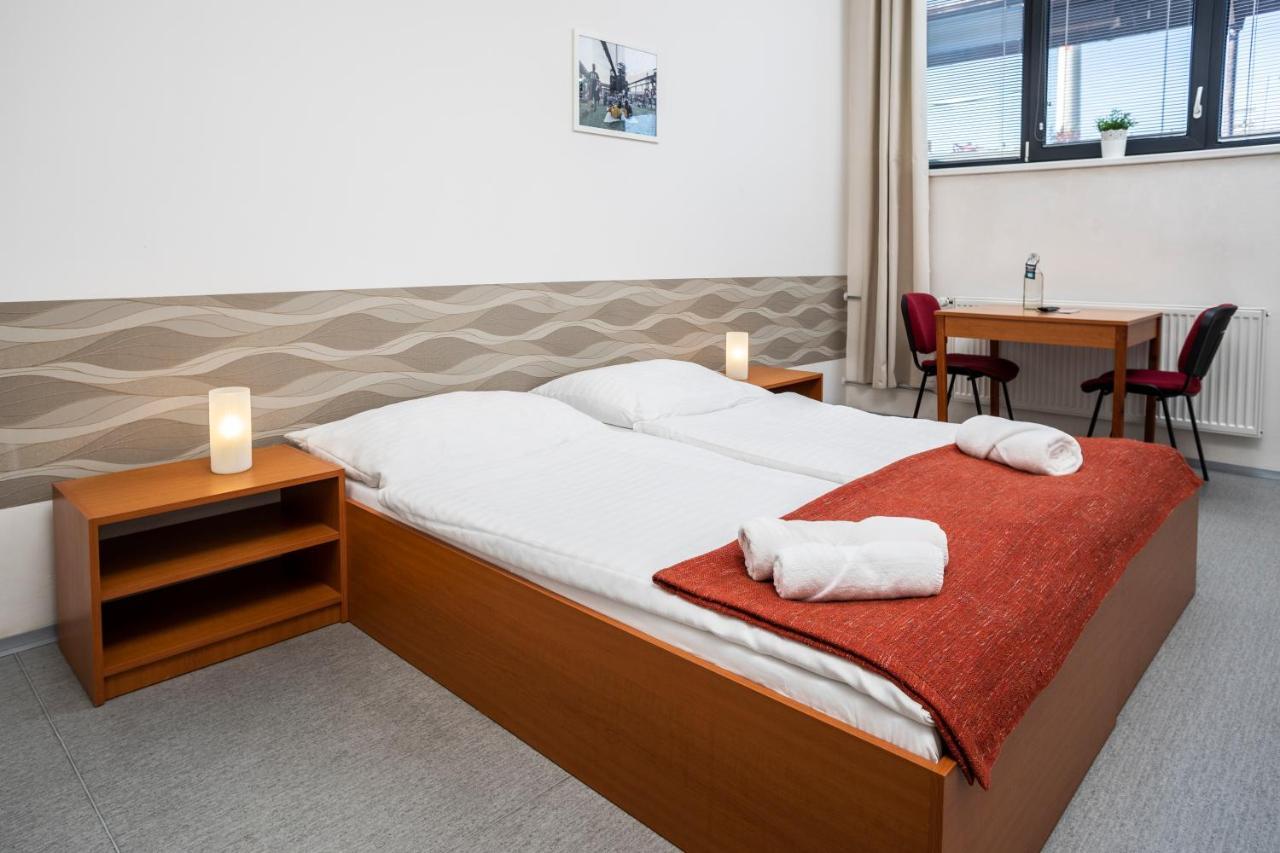 Hotel Vp1 オストラヴァ エクステリア 写真