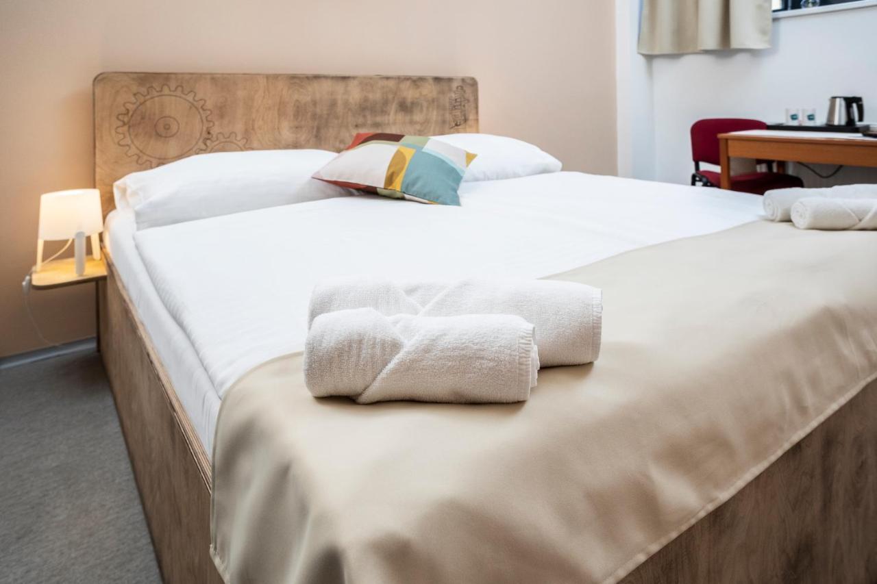 Hotel Vp1 オストラヴァ エクステリア 写真